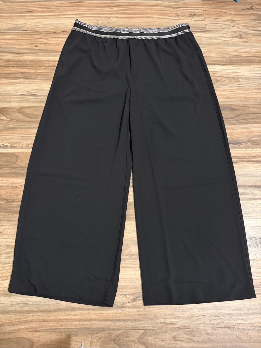 Chicos Women's Black Tipped Elastic Waist Band Straight Leg Pants Sz. 20R NWT